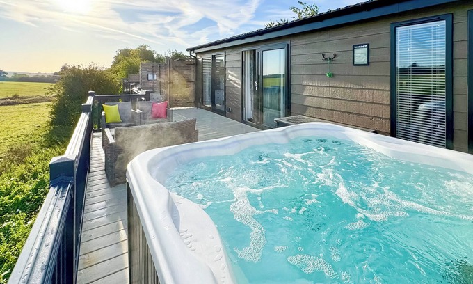 Raywell Ski Chalet | 2 bedroom accommodation in Raywell, Beverley