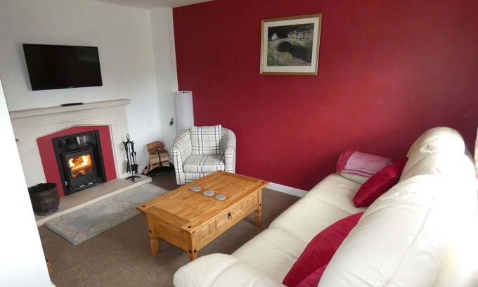 Pulverbatch Cottage | 2 bedroom accommodation in Castle Pulverbatch, near Shrewsbury