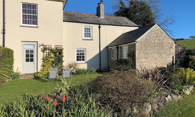 St Austell Cottage | 2 bedroom accommodation in Tregorrick, near St Austell