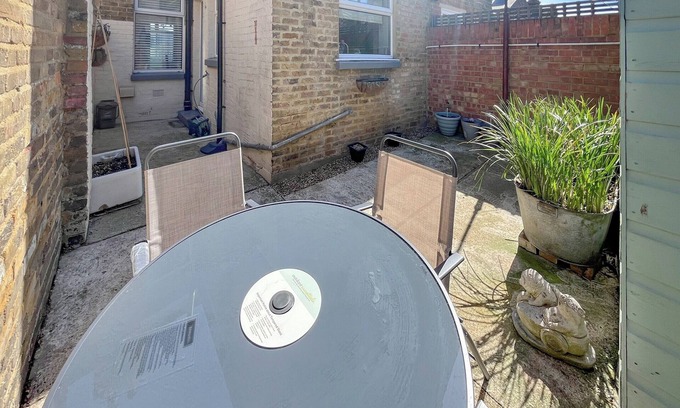 Ramsgate Cottage | 2 bedroom accommodation in Ramsgate