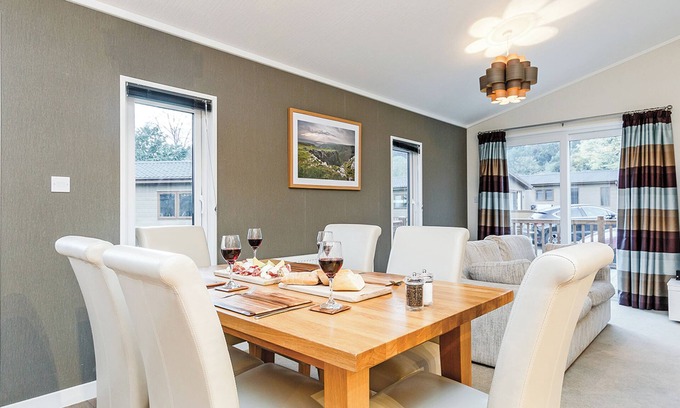 Cheddar Ski Chalet | 2 bedroom accommodation in Cheddar