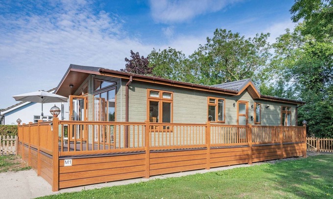 Yaxham Cabin | 2 bedroom accommodation in Yaxham, Dereham