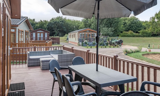 Yaxham Cabin | 2 bedroom accommodation in Yaxham, Dereham