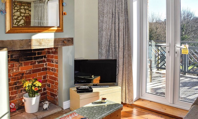 Newport Cottage | 2 bedroom accommodation in Carisbrooke, Near Newport