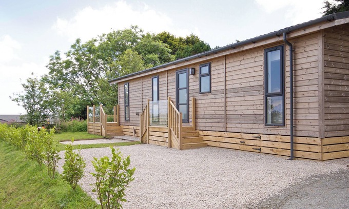 Carnmenellis Ski Chalet | 2 bedroom accommodation in Carnmenellis, Nr Falmouth
