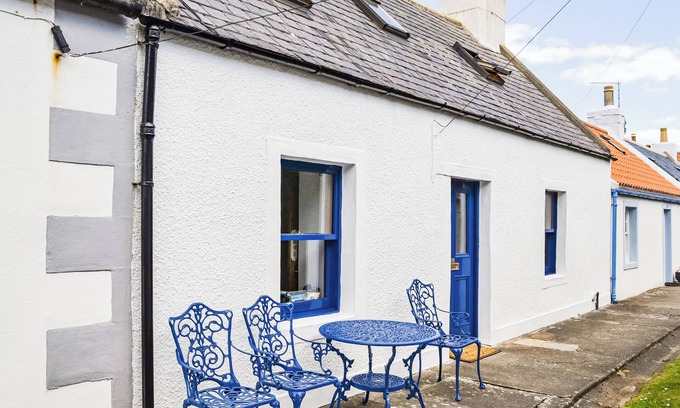 Cullen Cottage | 2 bedroom accommodation in Cullen