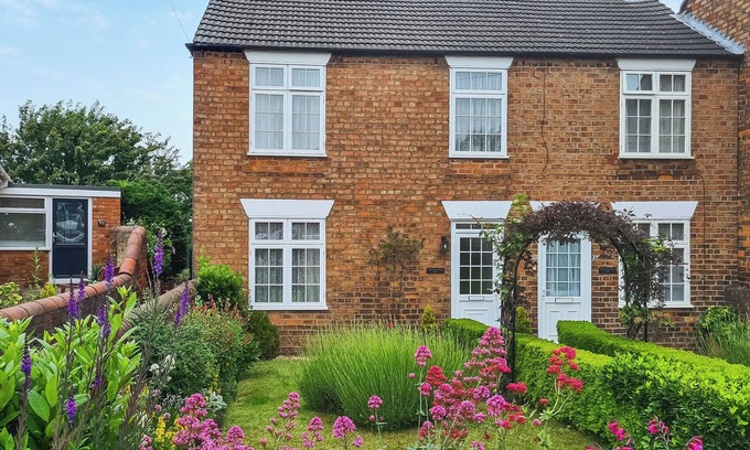 Louth Cottage | 2 bedroom accommodation in Louth