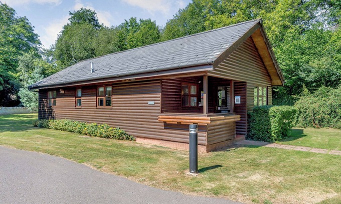 Kilcot Ski Chalet | 2 bedroom accommodation in Kilcot, Newent