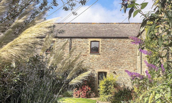Truro Cottage | 2 bedroom accommodation in Penmount, near Truro