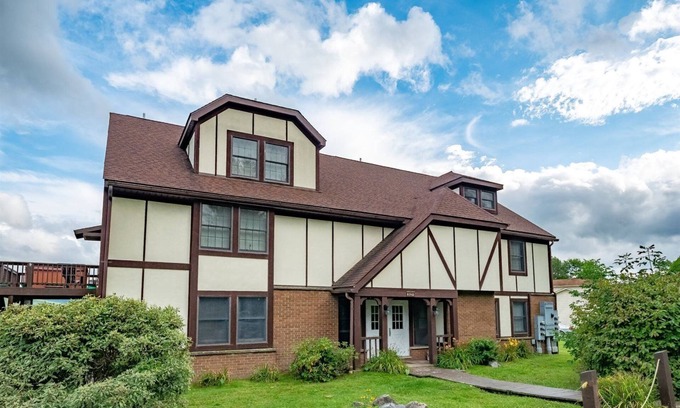 Davis House | 2 bedroom accommodation in Davis