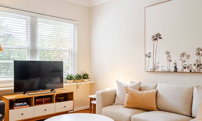 Wollstonecraft Apartment | 2 Bedroom apartment located in Woollstonecraft!
