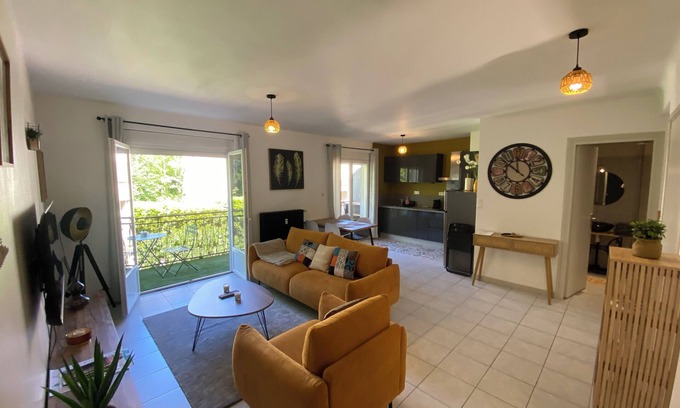 Vals-les-Bains Apartment | 2 bedroom apartment Vals les bains with balcony 5 minutes from the thermal baths