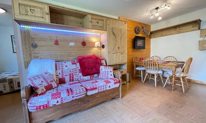Flumet Apartment | 2-bedroom apartment at ski slopes with indoor pool