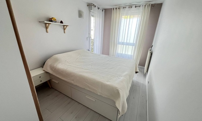 Cote d'Or-Les Sarrazins Apartment | 2-bedroom apartment, private parking, near subway station