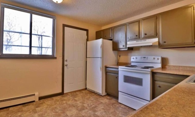 Sioux Falls Apartment | 2-bedroom apartment close to MN and 41st St.
