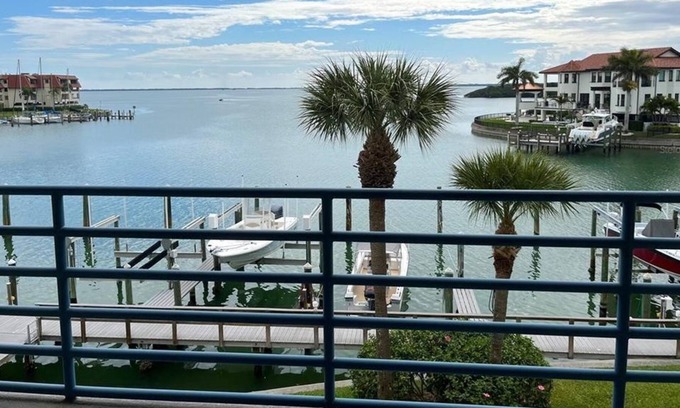 Tierra Verde Condo | 2 Bedroom Condo 426035 by Houzlet