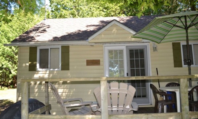 Sauble Beach Cottage | 2 Bedroom cottage in the Heart of Sauble Beach