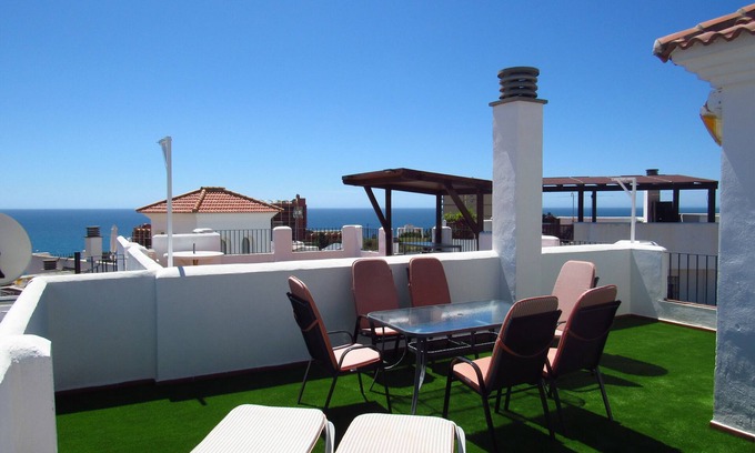Torrequebrada Apartment | 2 bedroom duplex penthouse with large solarium 250m from the beach