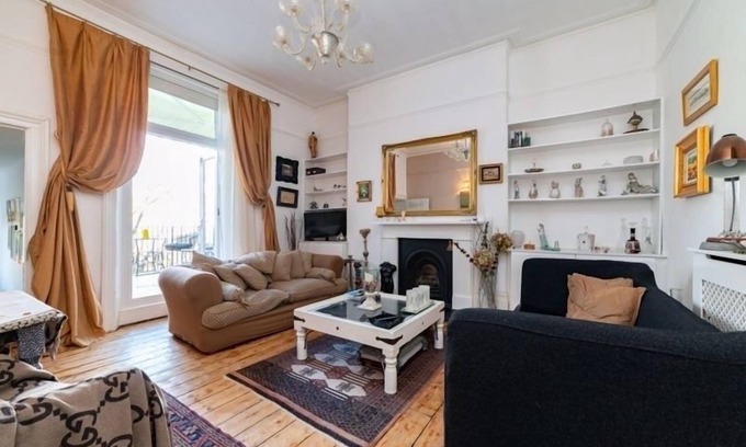 Maida Vale Apartment | 2 bedroom flat with roof terrace in maida vale
