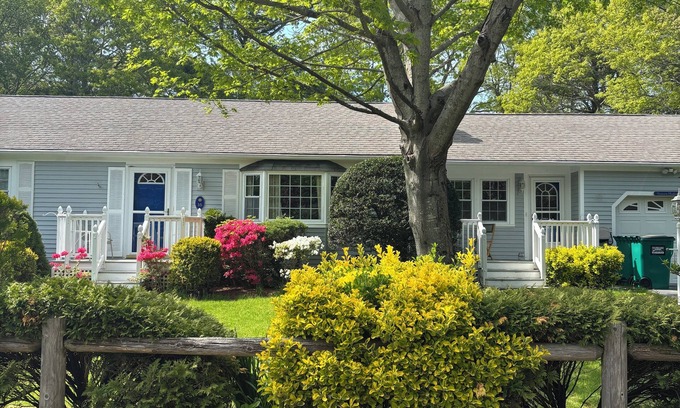 Centerville House | 2-bedroom house in charming Barnstable with AC, WiFi.
