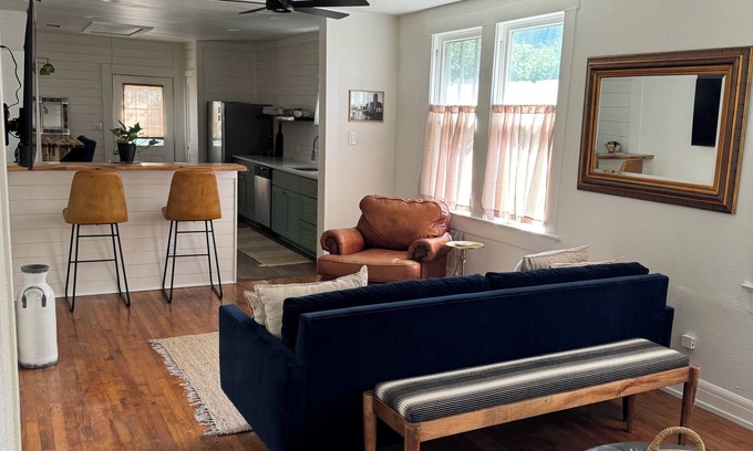 South River City House | 2-bedroom house in delightful South Congress, Austin.