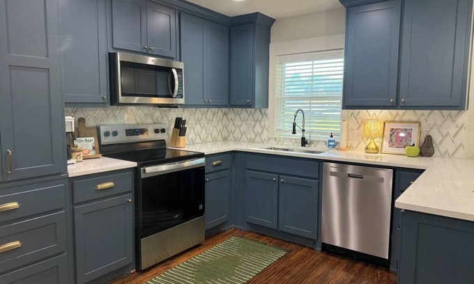 Waxahachie House | 2 bedroom house just 1 mile from the heart of historic downtown Waxahachie!