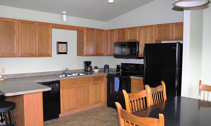 Eagle River Condo | 2 bedroom Lynx Lake condo in Eagle River WI