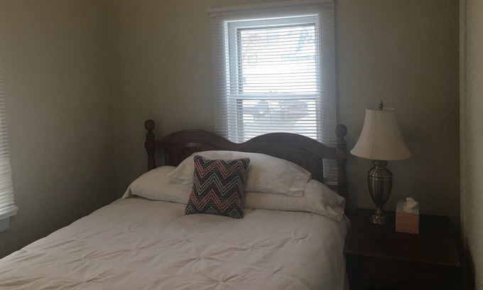 Wausau House | 2 BEDROOM MINUTES TO DOWNTOWN