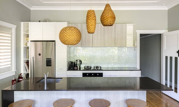 Tamarama Apartment | 2 Bedroom Modern & Bright Apt, Bondi Beach,2 mns From Beach