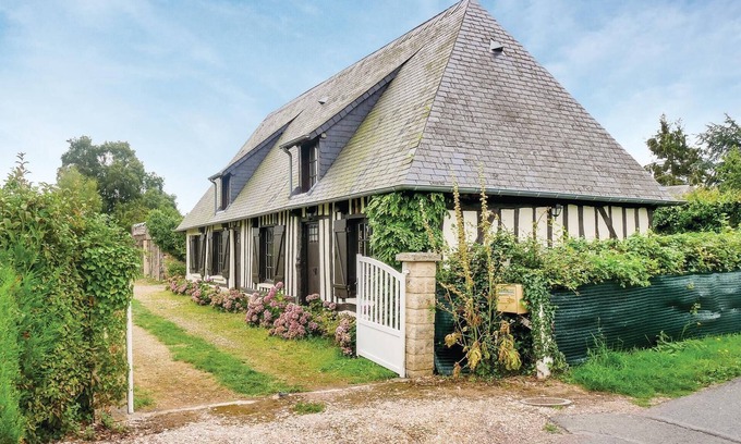 Berville-sur-Mer House | 2 bedroom nice home in Berville-sur-Mer