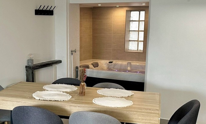 Amboise House | 2 Bedroom Private vacation home in Amboise