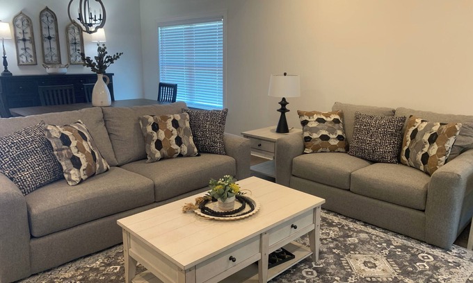 Graysville House | 2 Bedroom Townhome in Ringgold Georgia
