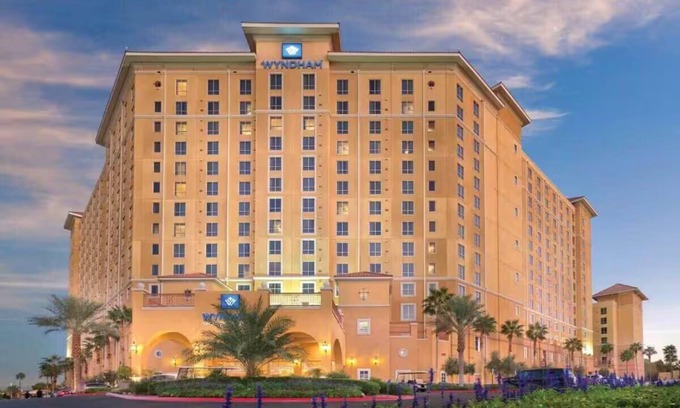 Las Vegas Hotel | 2 Bedroom Vegas Oasis - Wyndham Grand Desert