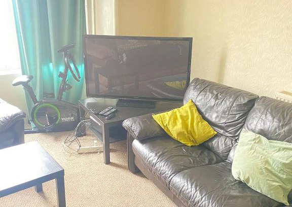 Paisley Apartment | 2 bedrooms Appartment in Paisley COP26