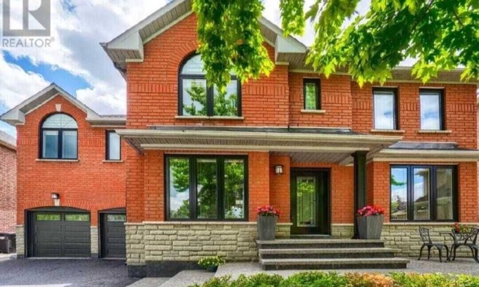 Brampton House | 2 Bedrooms Available to Make Your Stay a Pleasant. Close To Tim Hortons, etc.