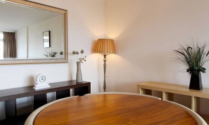 Maida Vale Apartment | 2 Bedrooms Sleeps Up To 6 Guests, Great Base To Explore London, Close To Metro