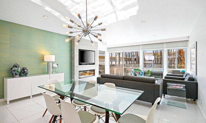 Downtown Palm Springs Condo | 2 BR/2 Bath Downtown Palm Springs Mid-Century Condo. Pool, Hot Tub. Villa Alejo
