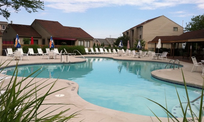 Port Clinton Condo | 2 BR -2Bath-1st floor unit & parking right out front. Book your 2026 stay now!