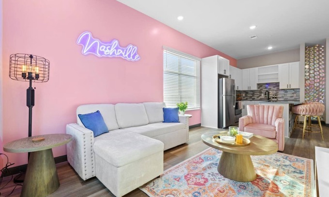 South Nashville Apartment | 2 BR in DT Nash - Walk Everywhere!