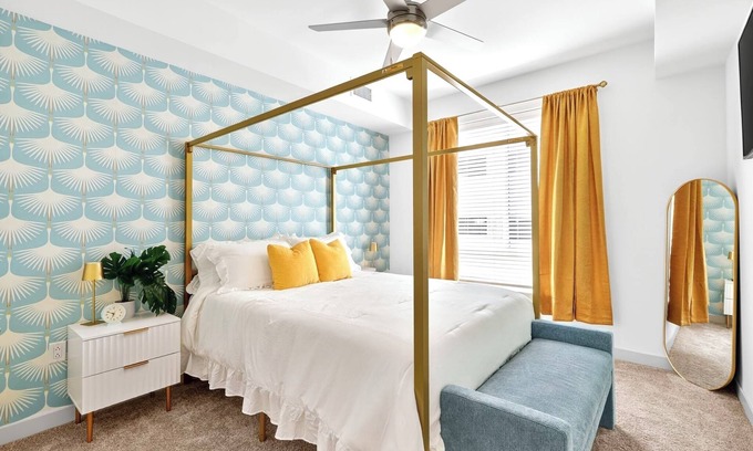 Downtown Jacksonville Apartment | 2 BR suite w/game room and amenities