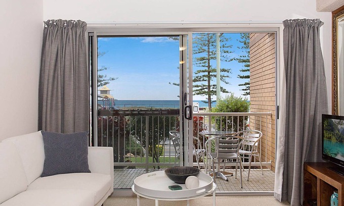 Mermaid Beach Apartment | #2 Camden House - A spacious balcony boasting stunning ocean views