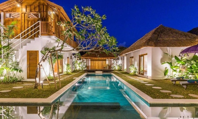 Seminyak Villa | 2 Connected Villas in Seminyak street