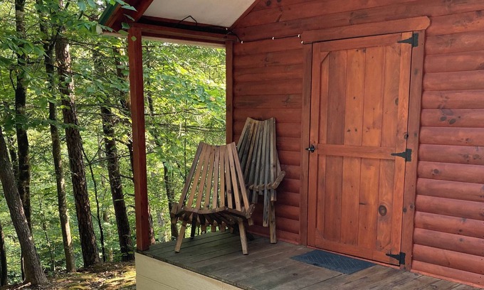 Saint Helens Cabin | #2, Delightful cabin with AC in Beattyville - Perfect for a getaway