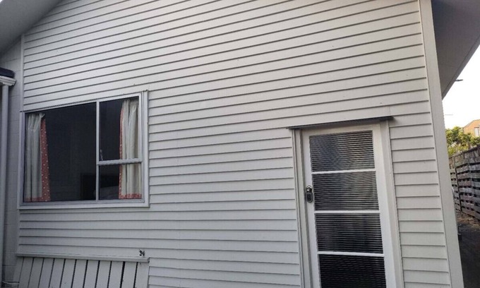 Epsom House | 2 Double Bed including 1 double sofa bed Studio, 7a Rangiatea Road, Epsom