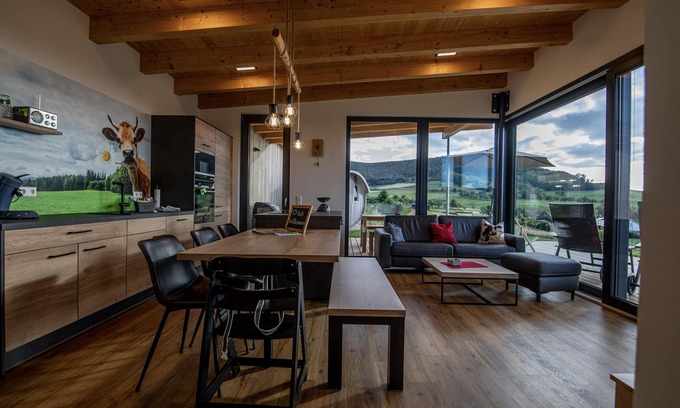 Geisingen Apartment | 2 Ferienhaus Sepp, 105 qm Inklusive Terrasse, 2 Schlafzimmer, Max. 5 Personen