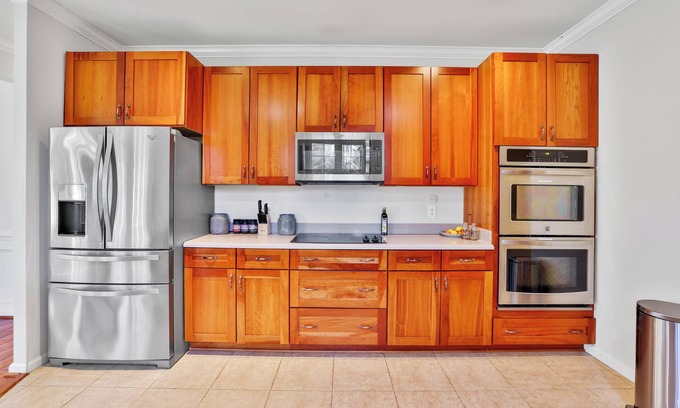 Purcellville House | 2 for 1: Spacious 5BR home w/attached apartment: 5mins to Nova's Best Vineyards!