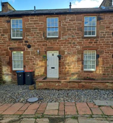 Annan House | 2 Hares Den