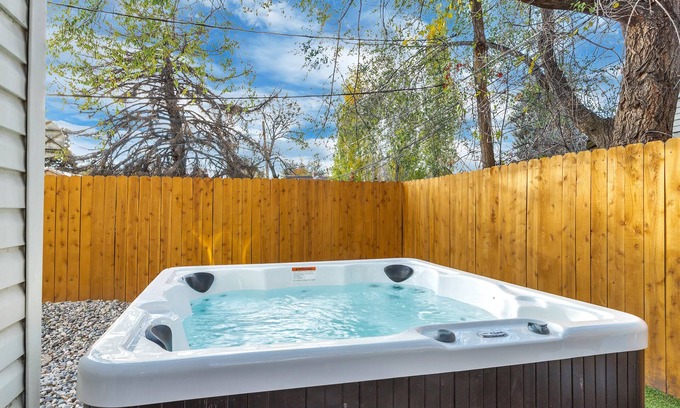 Salt Lake City House | 2 Hot tubs w/adjoining yards for side by side townhomes!