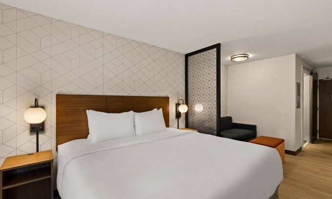 Brownsville Hotel | 2 King Suites w/Kitchen & Sofa