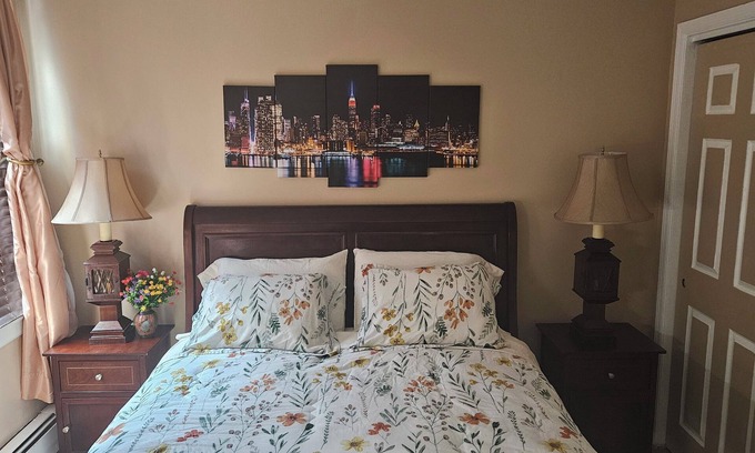 Bedford-Stuyvesant House | 2-Large bedrooms to rent with WiFi, AC in fabulous Brooklyn NYC